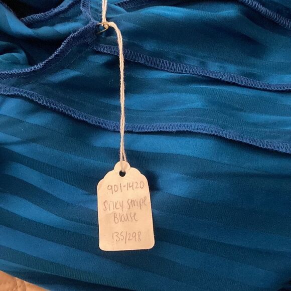 Nanette Lepore NWT Silk V Neck Long Sleeve Tunic Blouse in Blue Shadow Stripe. - Picture 9 of 9